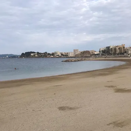 公寓 La Petite Oasis, Newly Renovated 土伦